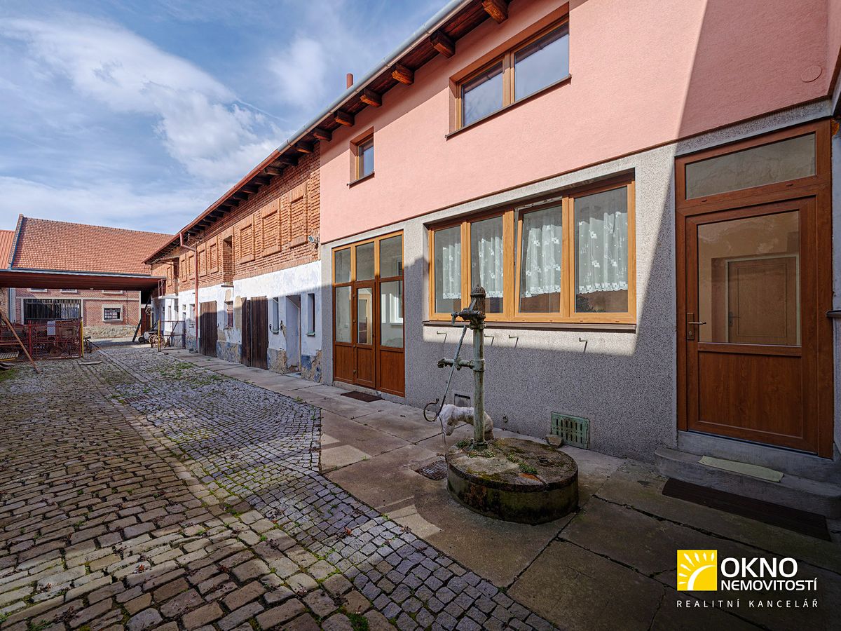 Prodej rodinného domu 600 m², pozemek 1240 m² – fotografie 4