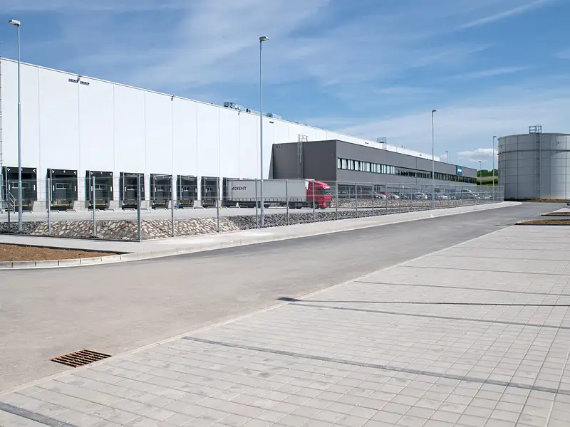 Pronájem skladového prostoru 32477 m², Kvasiny – náhled fotky 2
