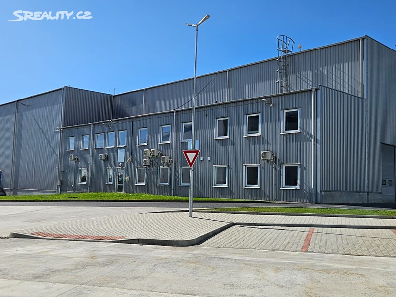 Pronájem skladového prostoru 4 219 m² – pohled 2