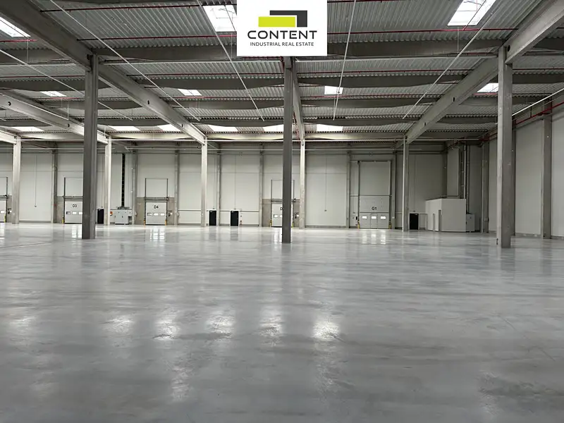 Pronájem výrobní haly, prostoru 4240 m², Praha – náhled fotky 2