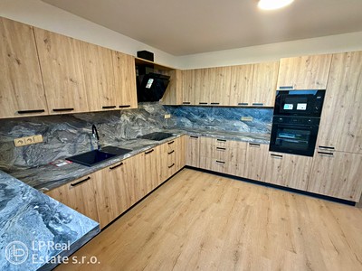 Pronájem bytu 3+1 134 m² (Podkrovní)