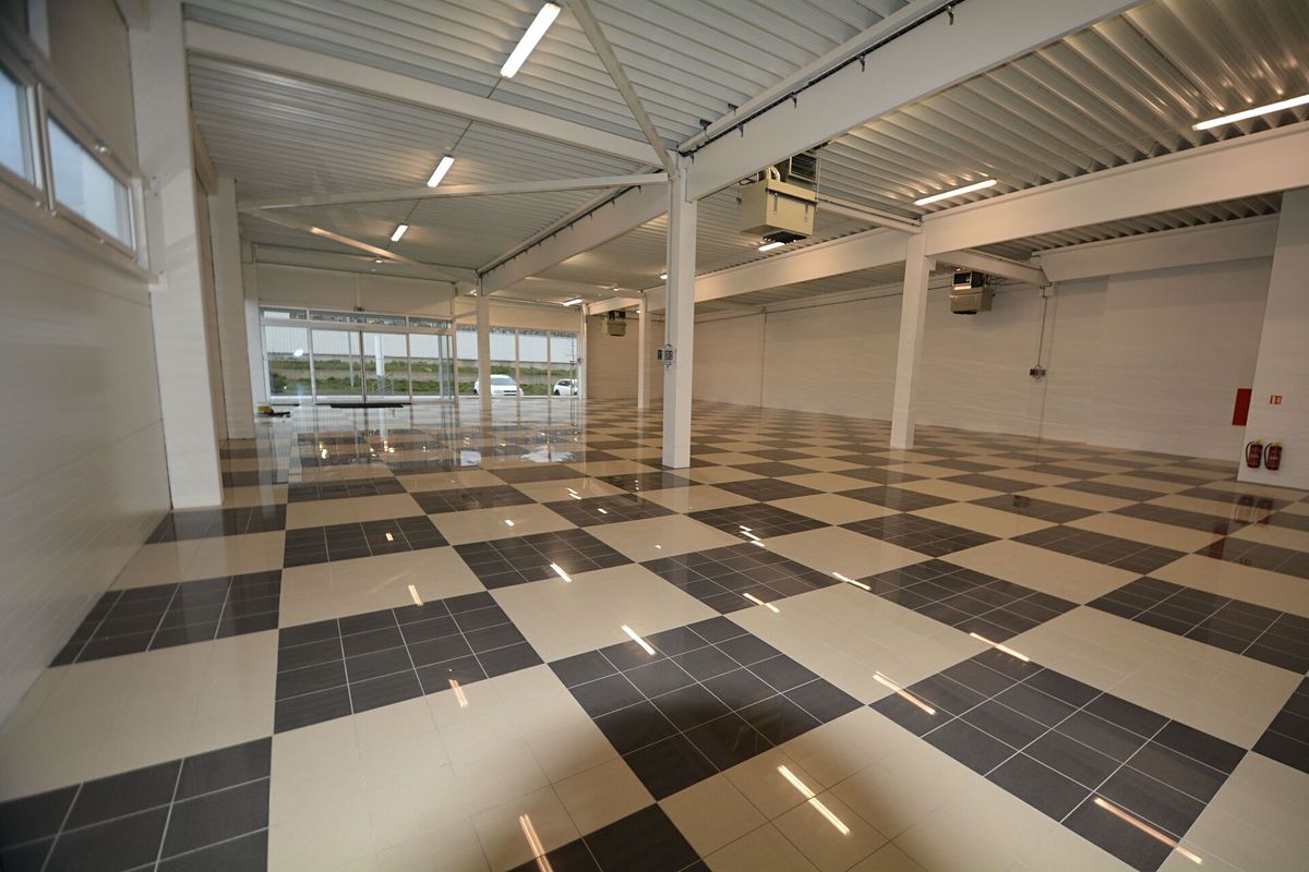 Pronájem obchodního prostoru 698 m² – fotografie 3