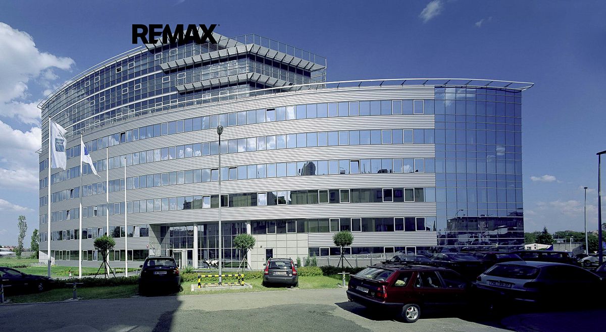 Pronájem kanceláře 883 m²
