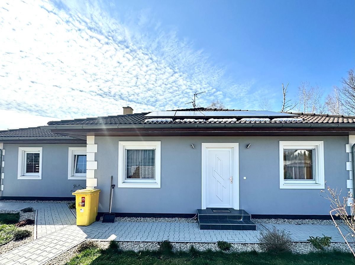 Prodej rodinného domu 150 m², pozemek 837 m² – fotografie 2