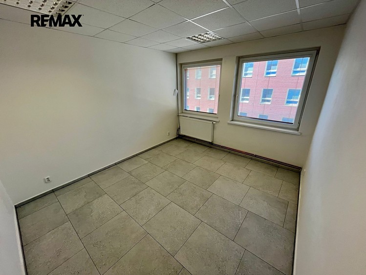 Pronájem komerčního prostoru, 13 m² (3 z 9)