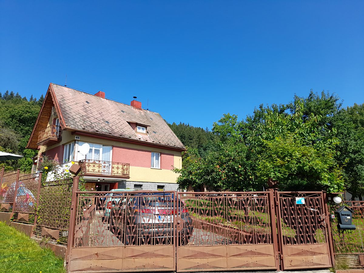 Prodej rodinného domu 133 m², pozemek 820 m² – fotografie 2