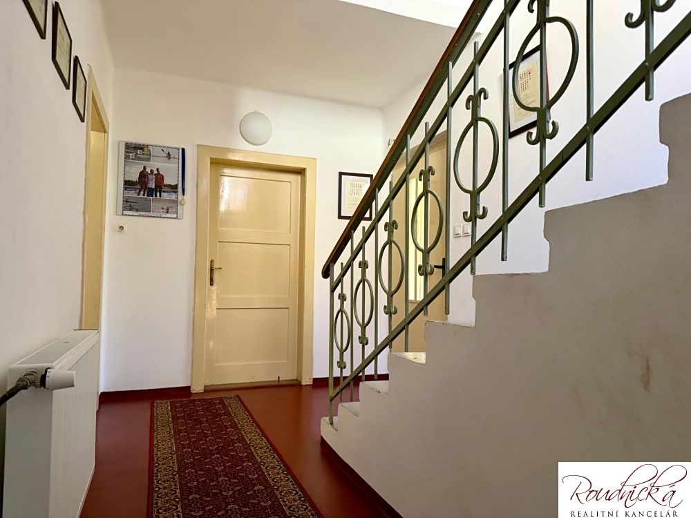 Prodej rodinného domu 260 m², pozemek 522 m² – fotografie 5