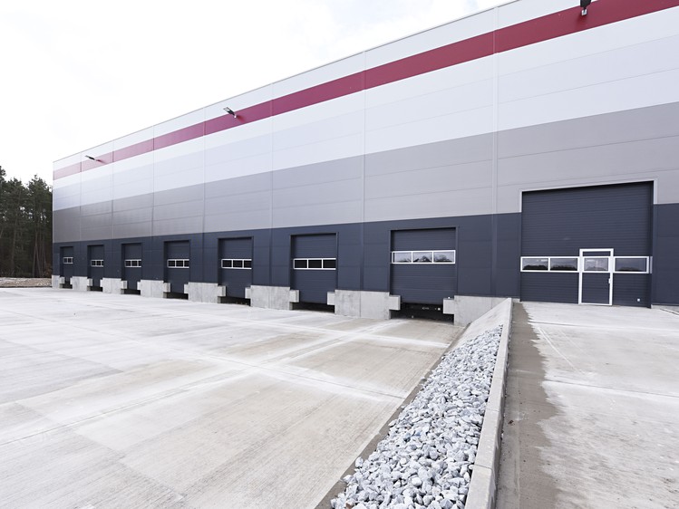 Gewerbefläche zur Miete, 43.801 m² (2 von 3)