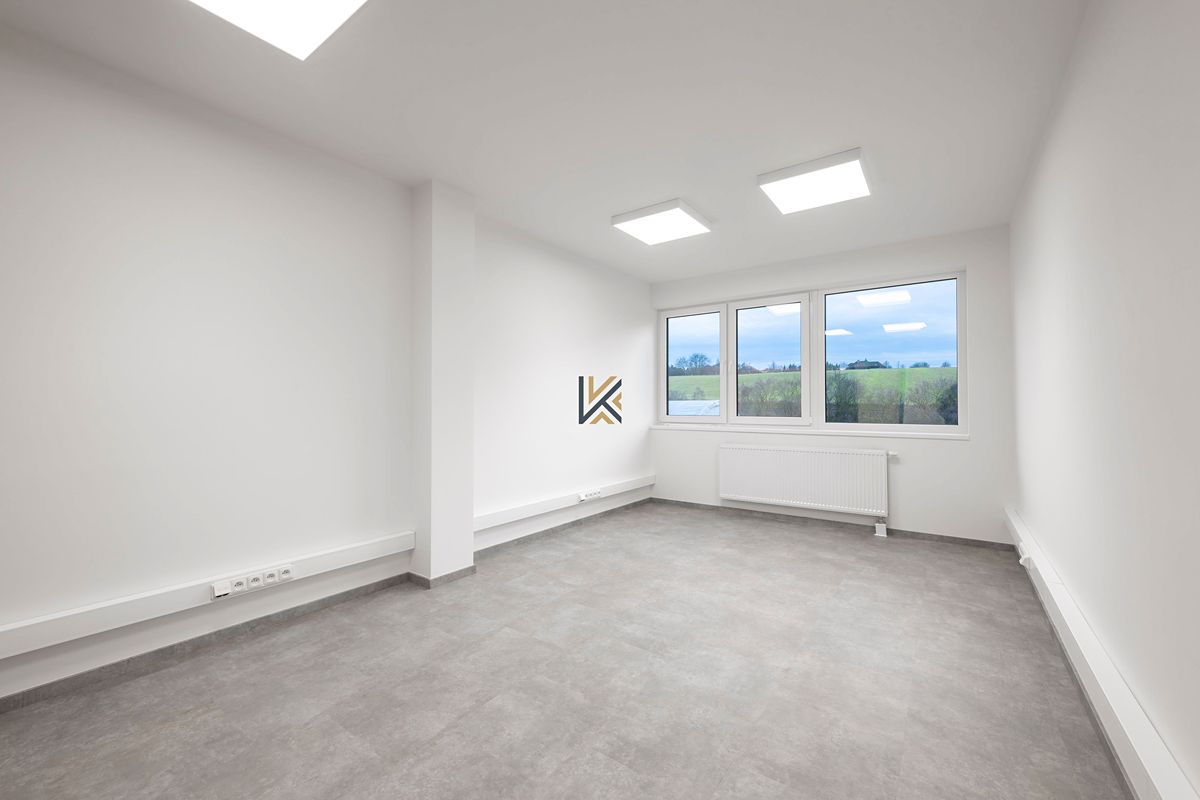 Pronájem kanceláře 88 m² – fotografie 3