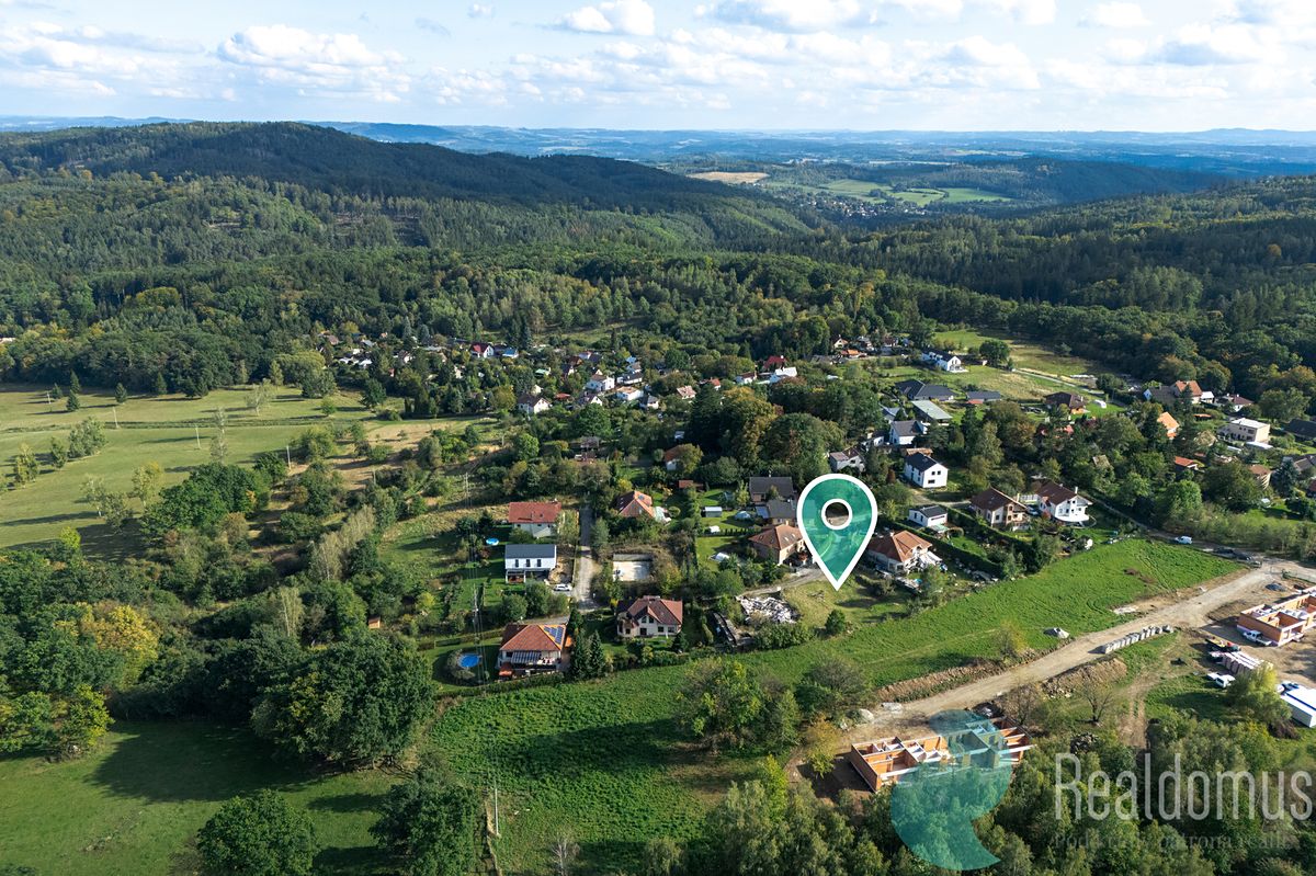 Prodej stavebního pozemku 823 m² – fotografie 2