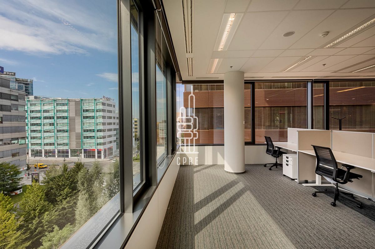 Pronájem kanceláře 1430 m² – fotografie 2