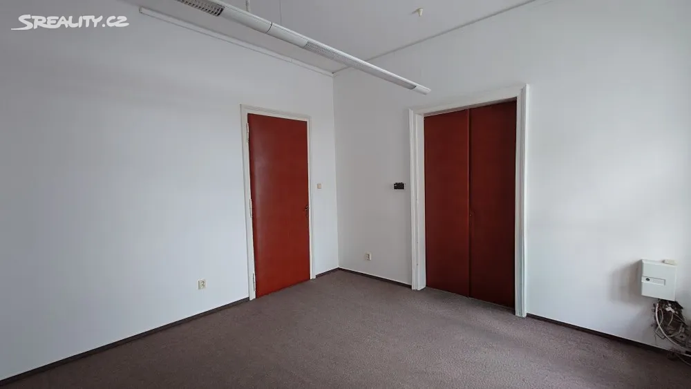 Pronájem kanceláře 60 m² – pohled 4