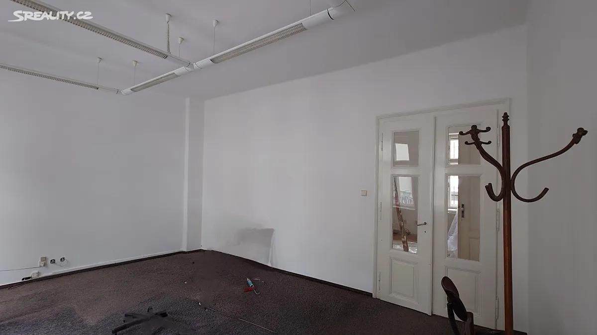 Pronájem kanceláře 60 m² – pohled 3