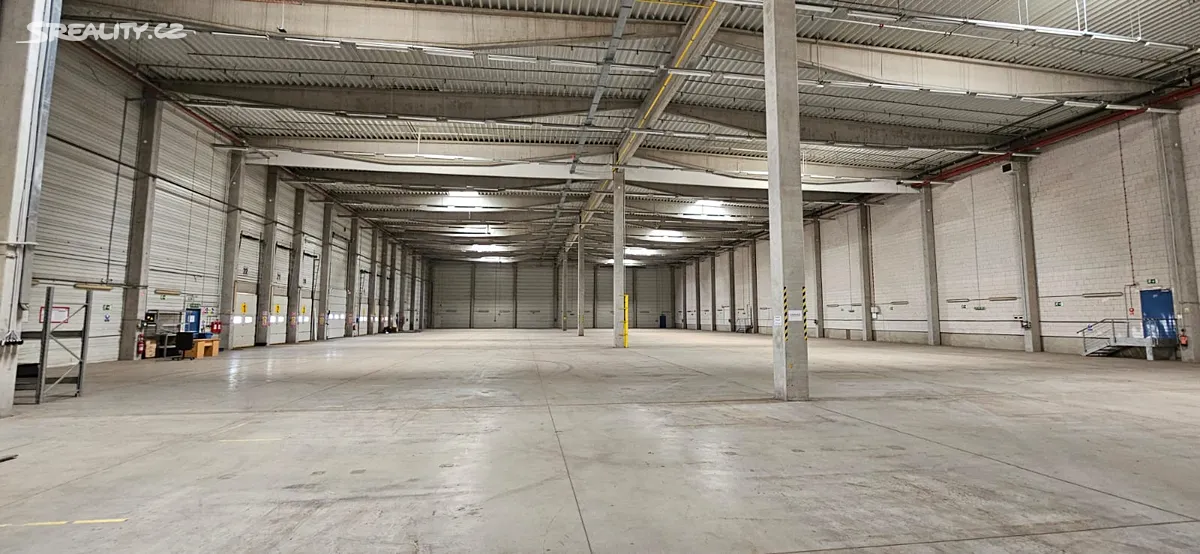 Pronájem skladového prostoru 4219 m² – pohled 4