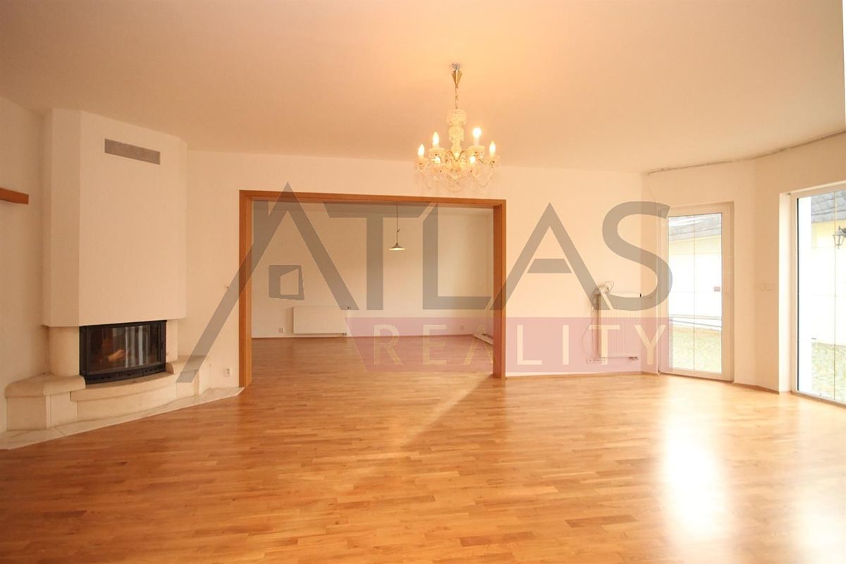 Pronájem vily 360 m², pozemek 860 m² – fotografie 5