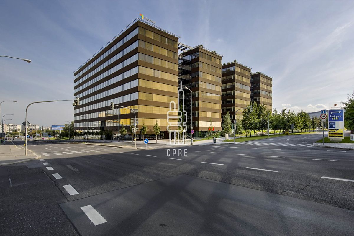 Pronájem kanceláře 1430 m²