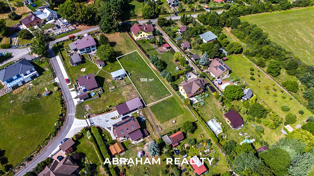 Prodej stavebního pozemku 908 m²