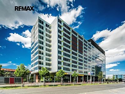 Pronájem kanceláře 733 m²