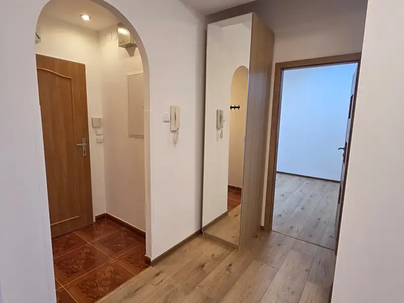 Pronájem bytu 2+kk 27 m², Kladno – náhled fotky 3