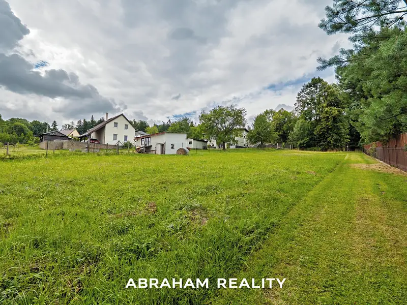 Prodej stavebního pozemku 908 m², Jince – náhled fotky 2