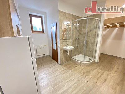 Pronájem bytu 1+kk 21 m² — photo 2