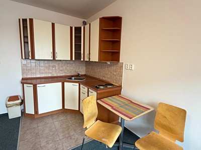 Pronájem bytu 1+kk 28 m²
