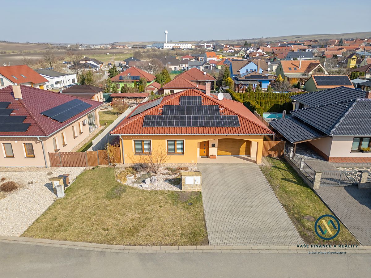 Prodej rodinného domu 162 m², pozemek 868 m² – fotografie 3