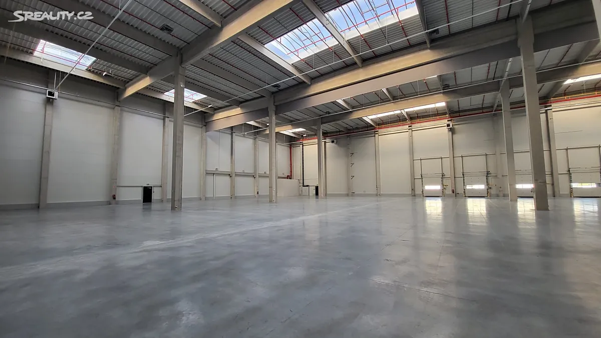 Pronájem skladového prostoru 3539 m² – pohled 3