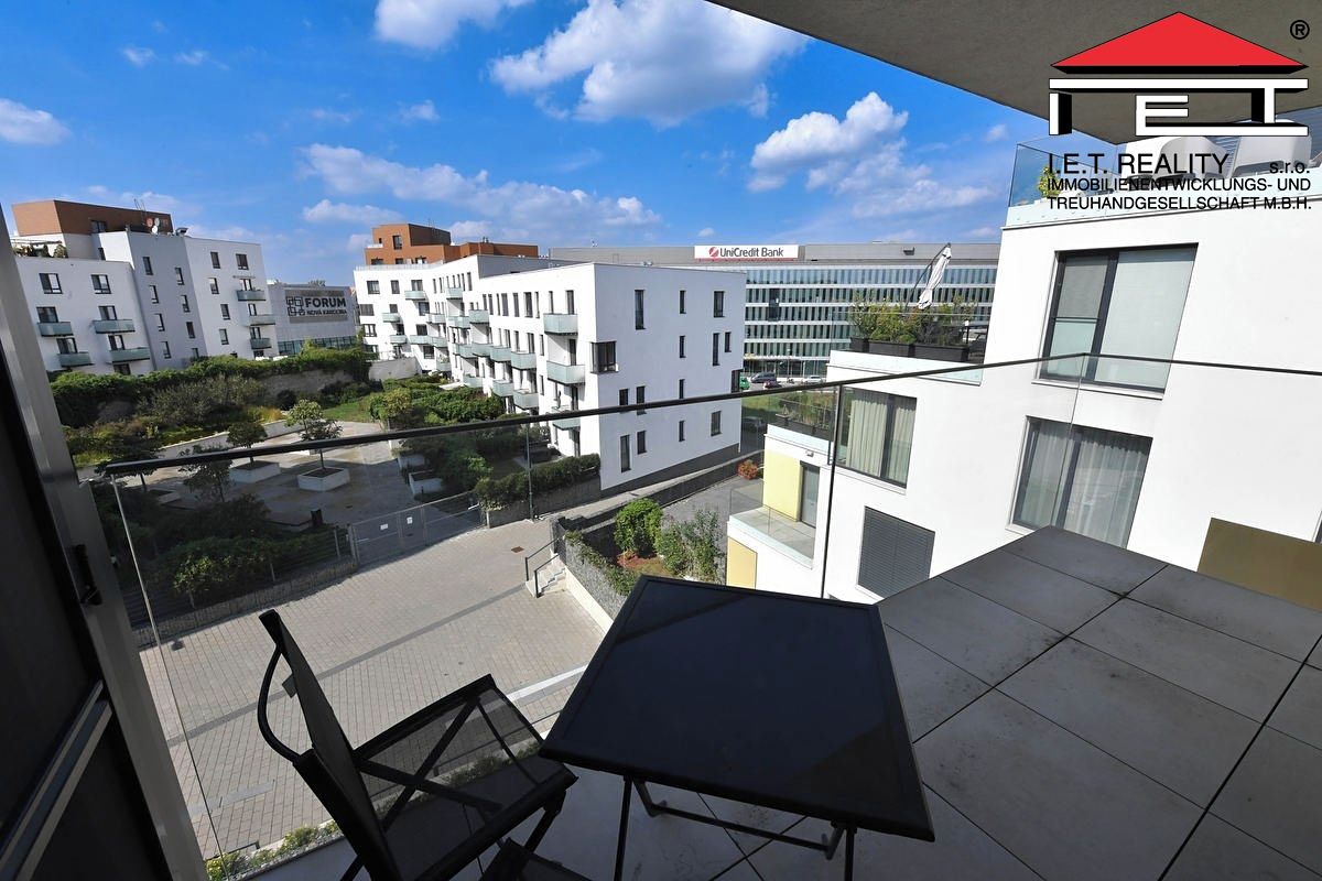 Pronájem bytu 4+kk 111 m² – fotografie 5