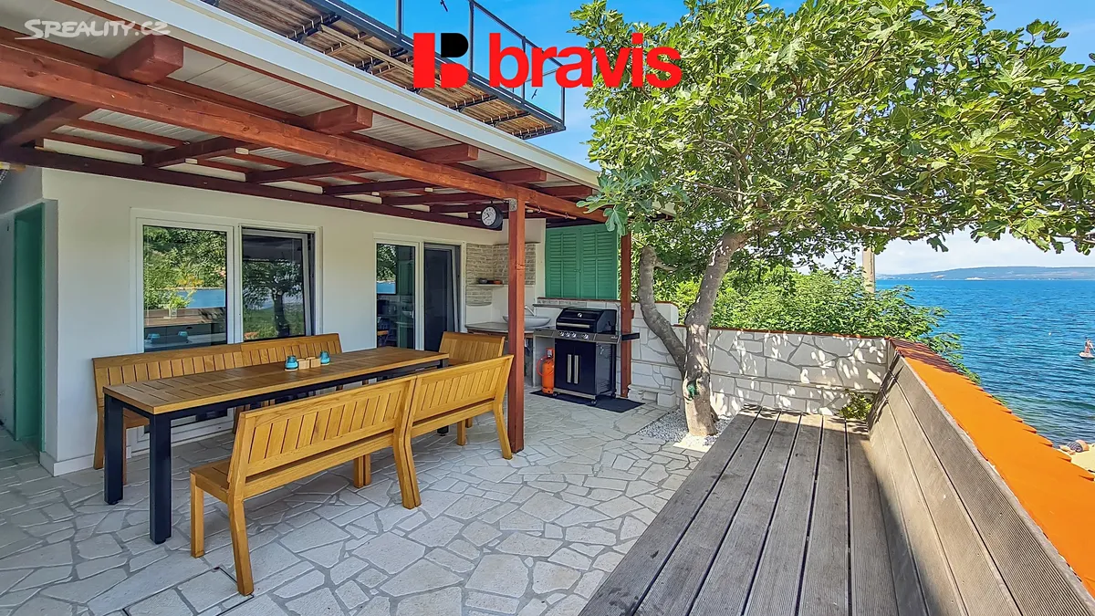 Prodej vily 289 m², pozemek 240 m² – pohled 5
