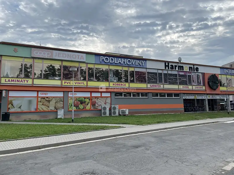 Prodej komerční nemovitosti 1057 m², Vsetín – náhled fotky 3