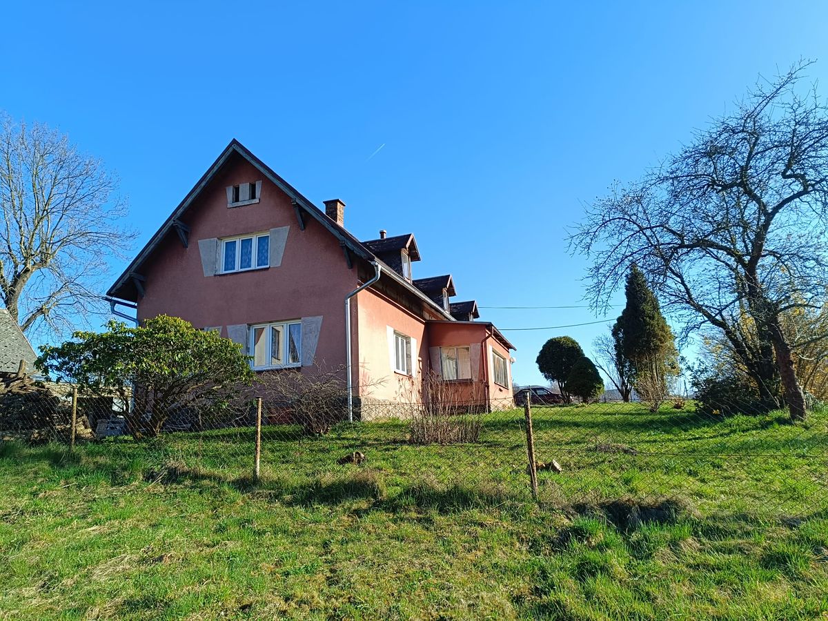 Prodej rodinného domu 200 m², pozemek 7942 m² – fotografie 3