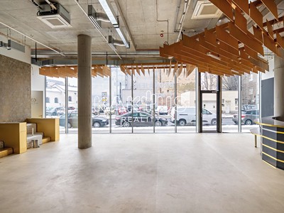 Pronájem obchodního prostoru 375 m²