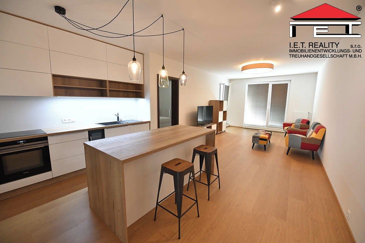 Pronájem bytu 4+kk 111 m² – fotografie 2