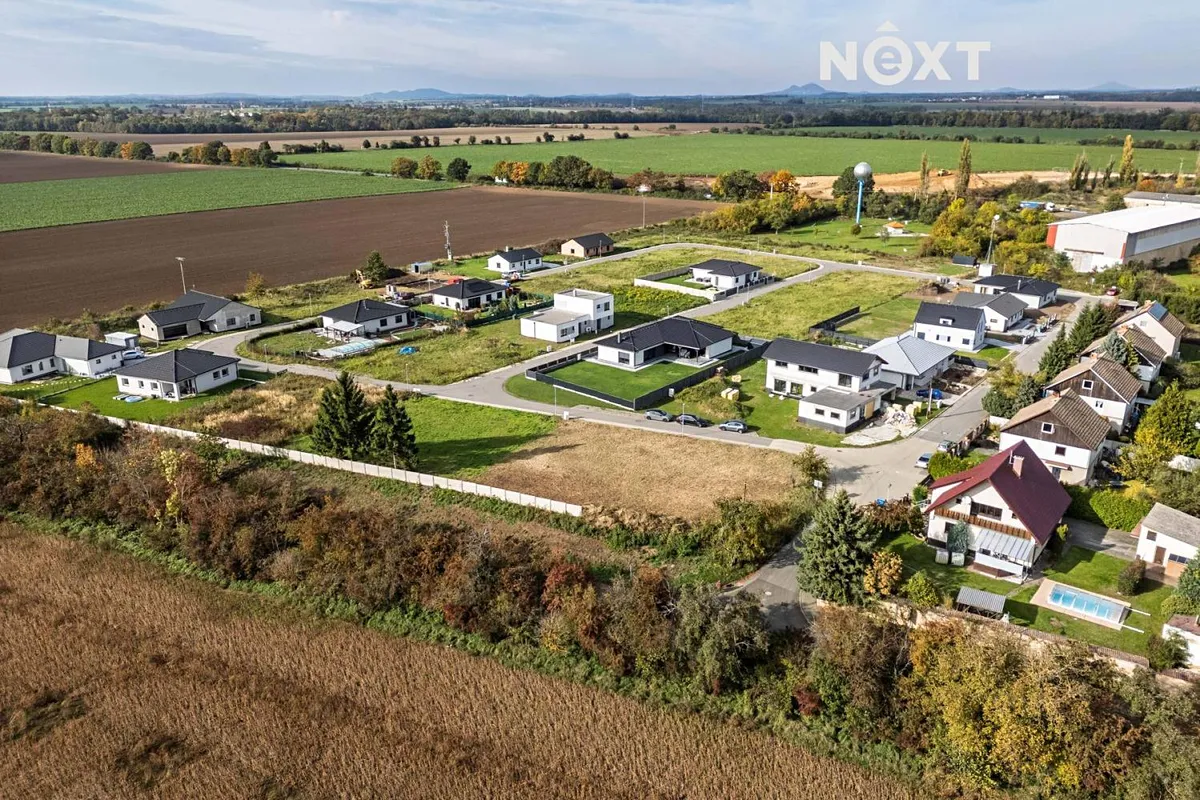 Prodej stavebního pozemku 1037 m²
