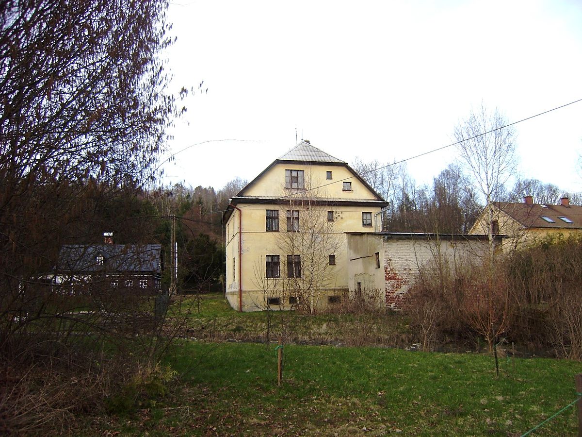Prodej vícegeneračního domu 256 m², pozemek 417 m² – fotografie 3