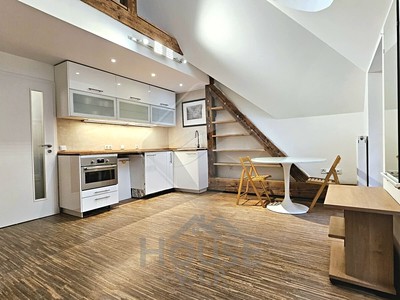 Prodej bytu 1+kk 35 m² (Podkrovní)