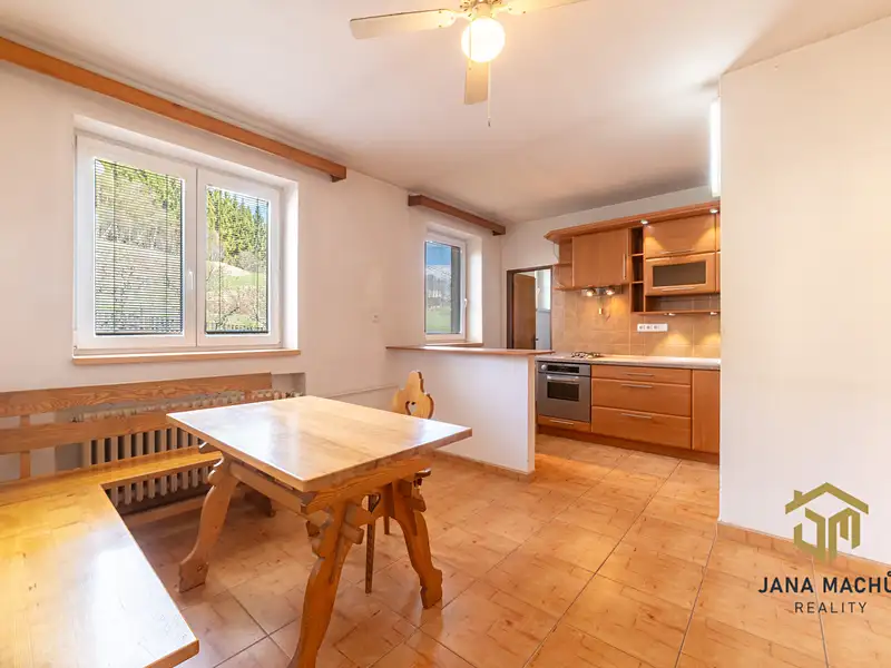 Prodej rodinného domu 120 m², pozemek 1432 m², Vlčková – náhled fotky 3