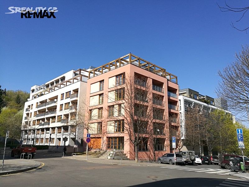 Pronájem garážového stání 15 m² - View 2