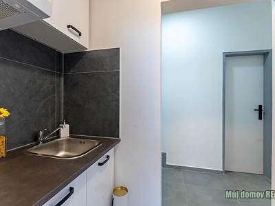Pronájem bytu 2+1 30 m² (Jednopodlažní)