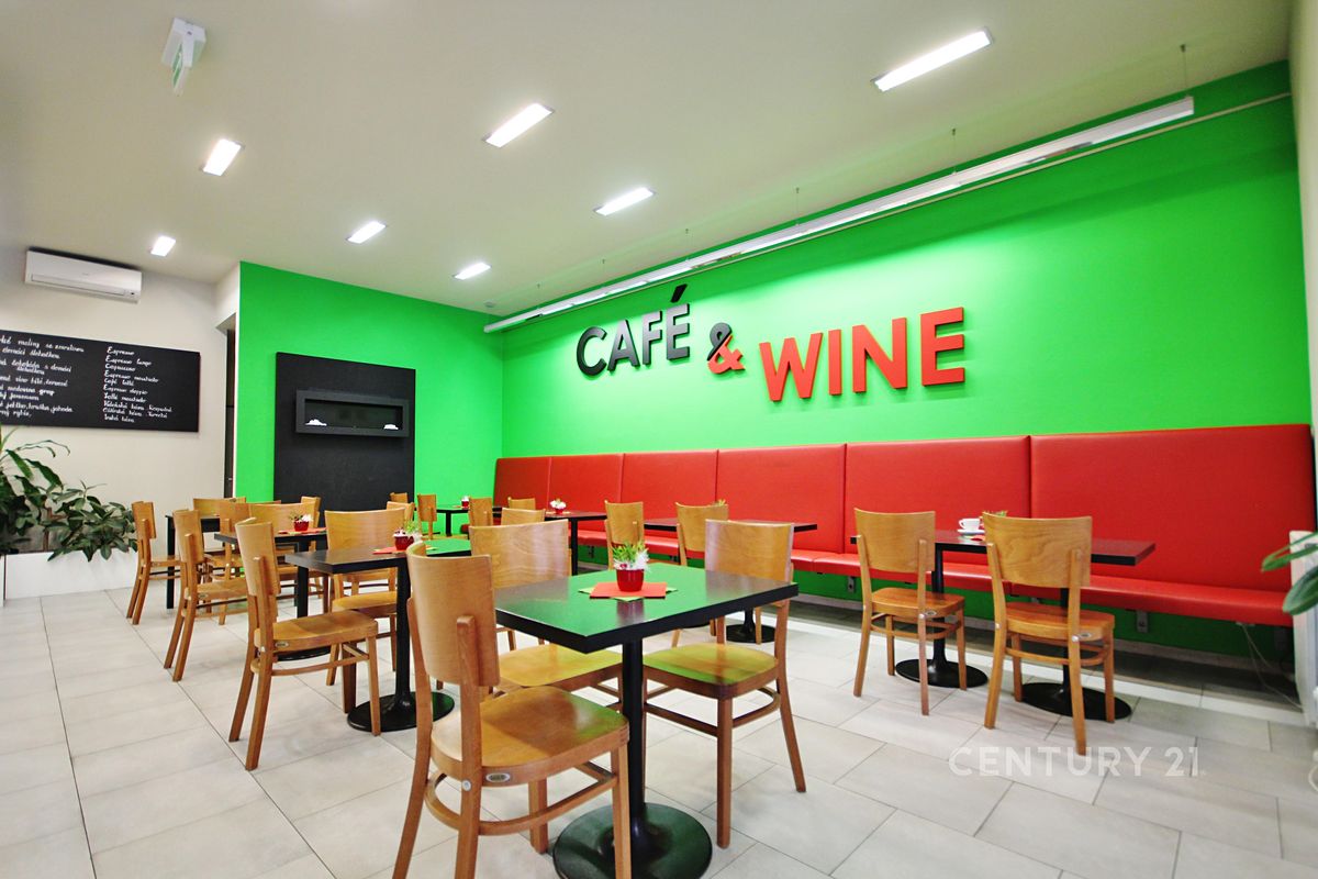 Pronájem restaurace 152 m², Adamov – fotka 1 z 3