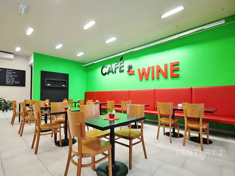 Pronájem restaurace 152 m², Adamov – náhled fotky 1