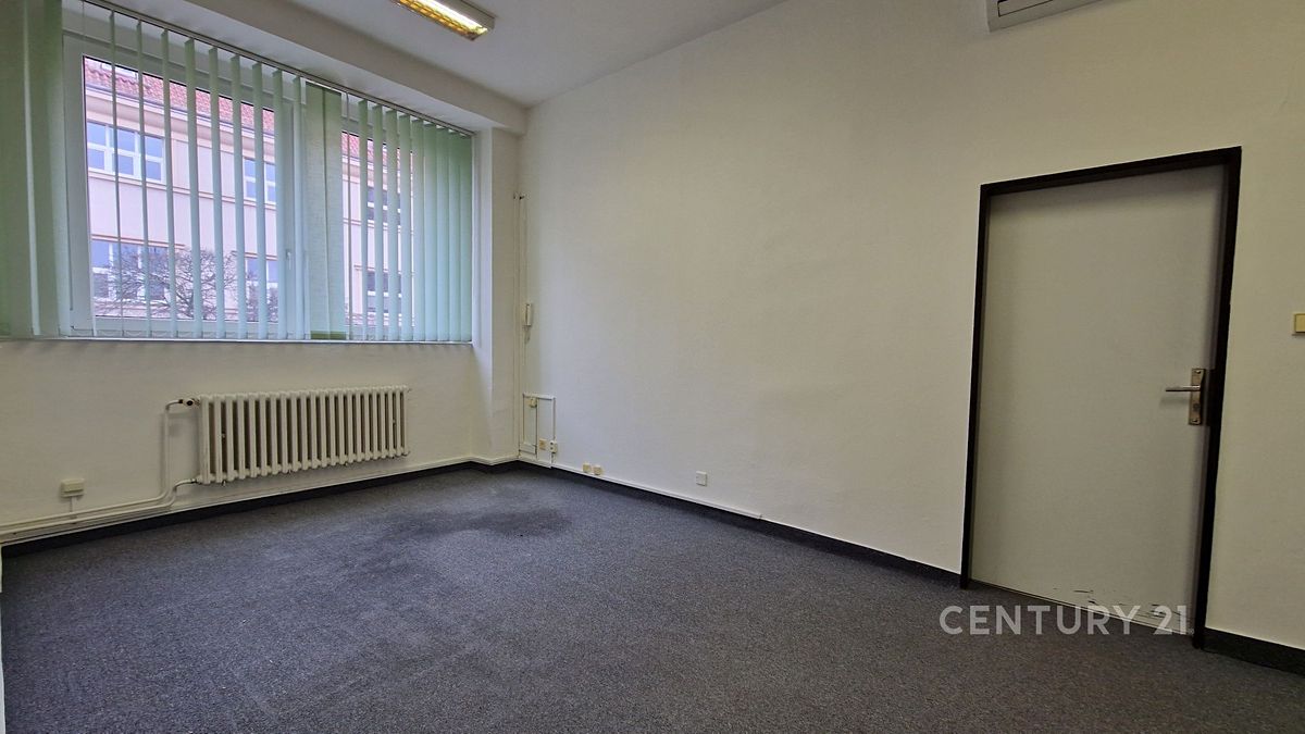 Pronájem kanceláře 43 m², Praha – fotka 1 z 3