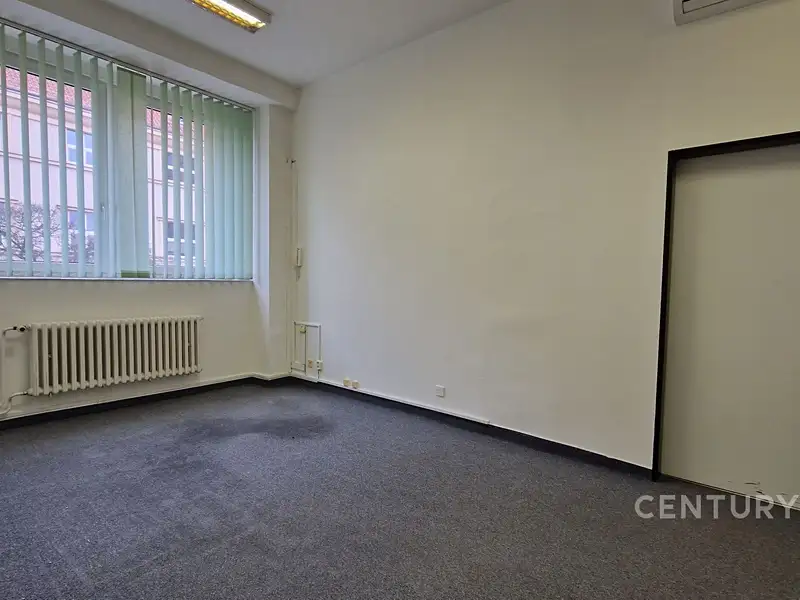 Pronájem kanceláře 43 m², Praha – náhled fotky 1