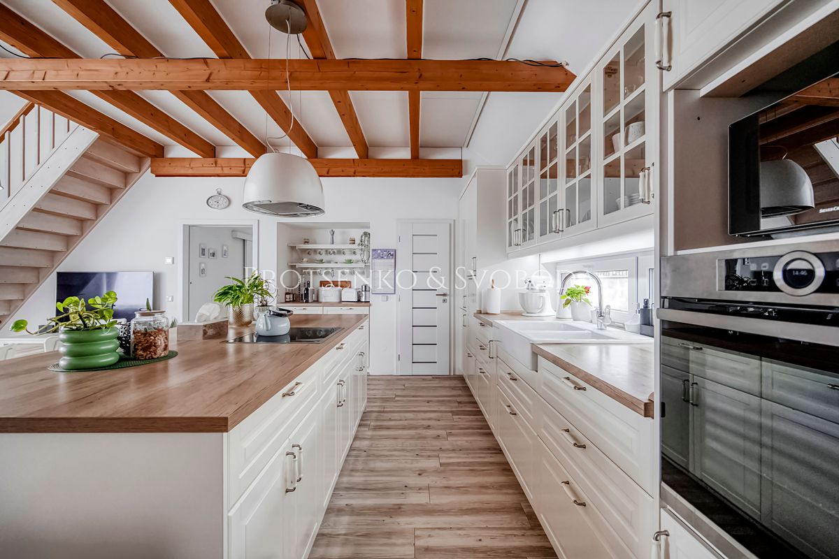 Prodej rodinného domu 181 m², pozemek 1260 m² – fotografie 5
