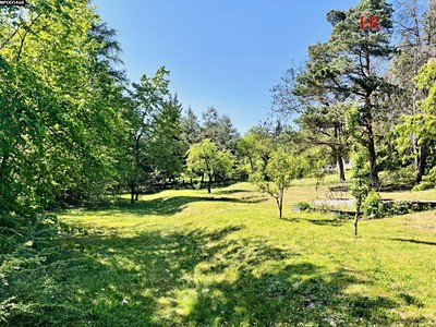 Prodej  stavebního pozemku 1 700 m²