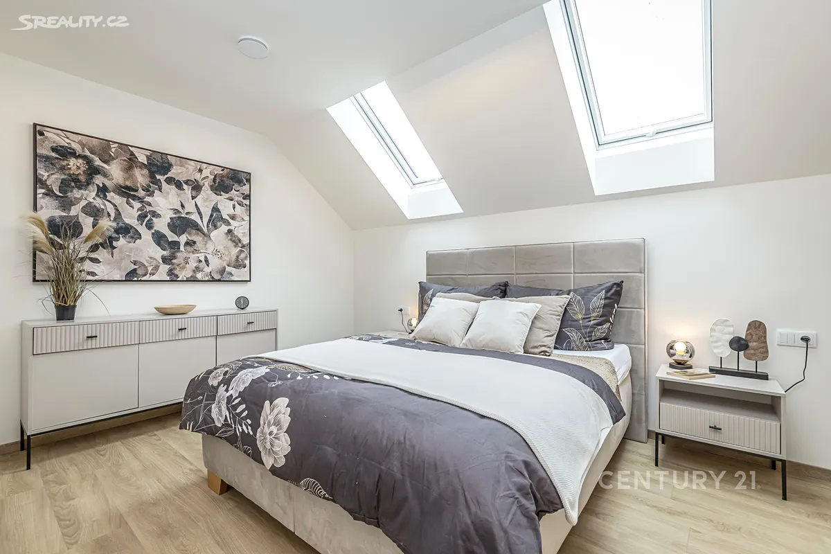 Prodej bytu 4+kk 93 m², Škvorec