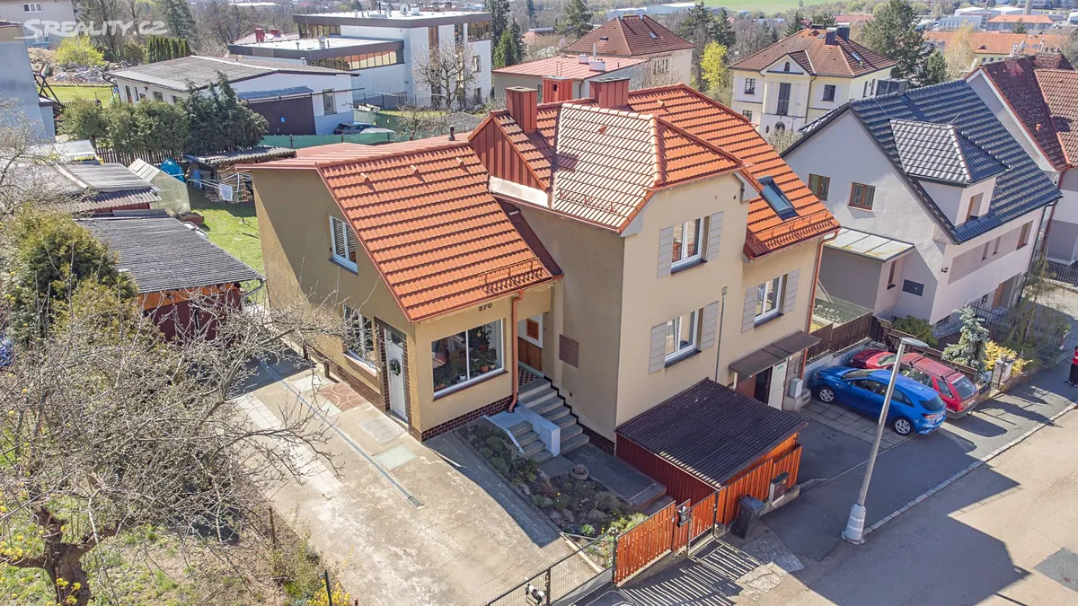 Prodej rodinného domu 300 m², pozemek 788 m² – pohled 2