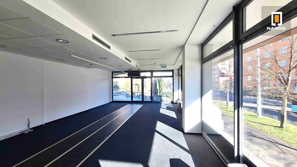 Pronájem obchodního prostoru 125 m² – fotografie 2