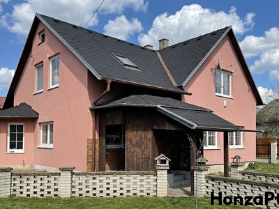 Prodej  rodinného domu 219 m², pozemek 797 m²